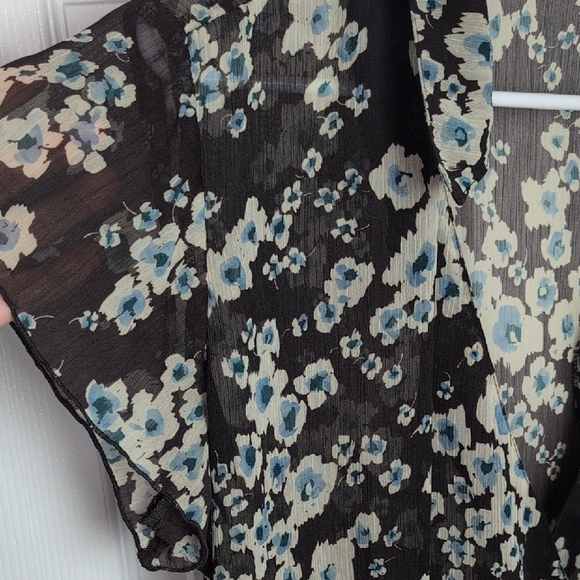 Elegant, Floral Black and Blue Women's Adjustable Wrap Top, XL - Picture 4 of 9